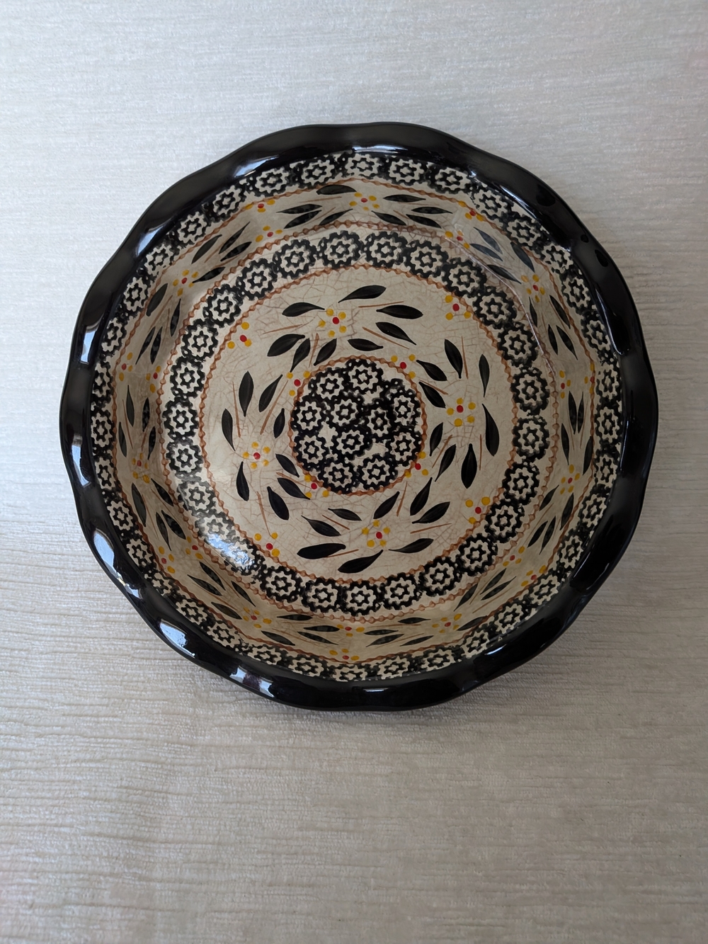 Temp-Tations By Tara Ceramic Hand painted Pie Plate 9" in Old World Black Vintag